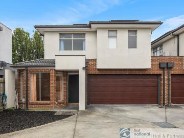 Modern Family Living in a Prime Location