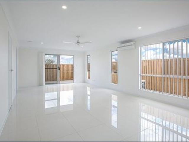 Modern Family Living in a Prime Pimpama Location