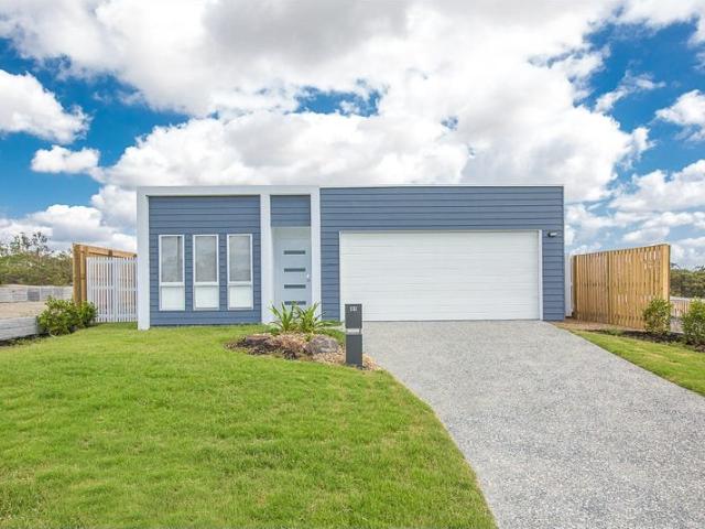 Modern Family Living in a Prime Pimpama Location