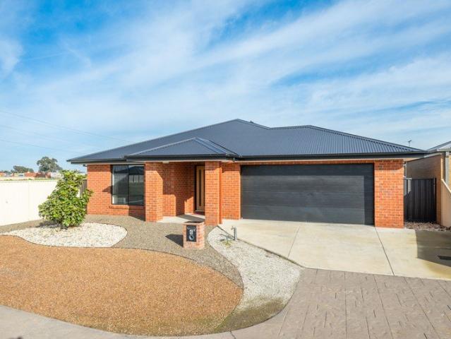 Modern Family Living in a Prime Shepparton North Location