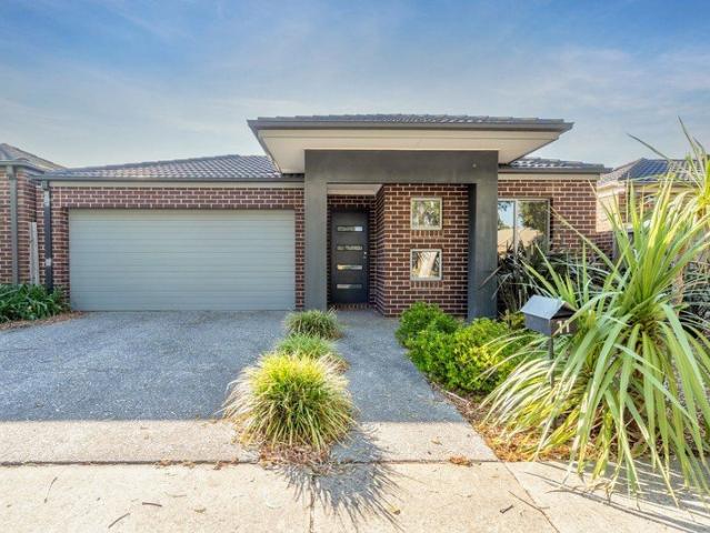 Modern Family Living in a Prime South Morang Location