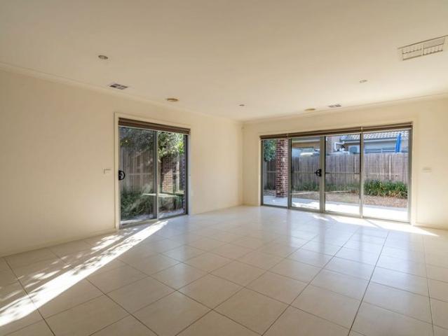 Modern Family Living in a Prime South Morang Location