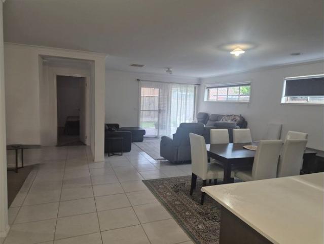Modern Family Living in a Prime Truganina Location