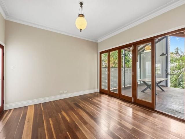Modern Family Living in a Prime Woolloongabba Location