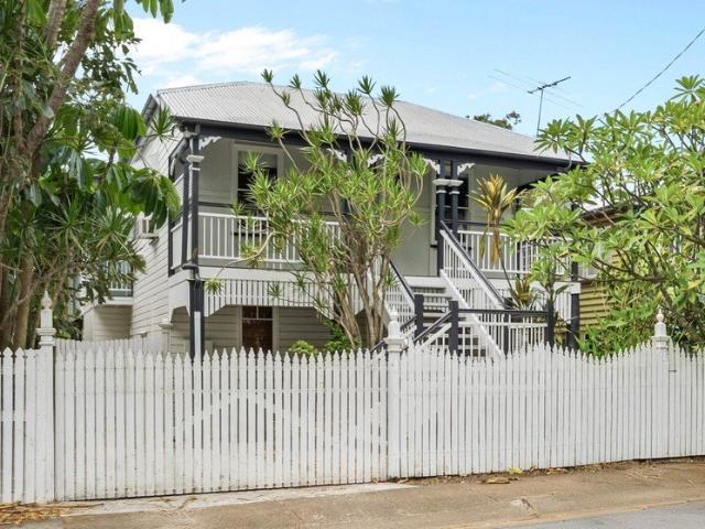 Modern Family Living in a Prime Woolloongabba Location