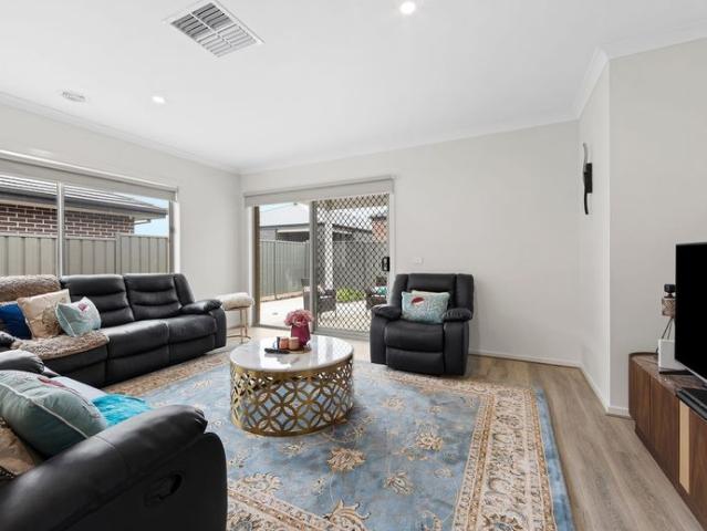 Modern Family Living in a Prime Wollert Location