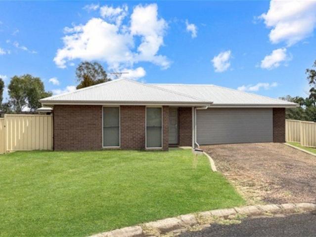 Modern Family Living in a Quiet Dalby Location