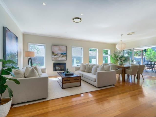 Modern Family Living in a Quiet Everton Hills Pocket