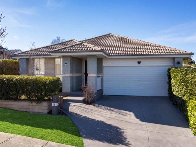 Modern Family Living in a Quiet Goulburn Location!