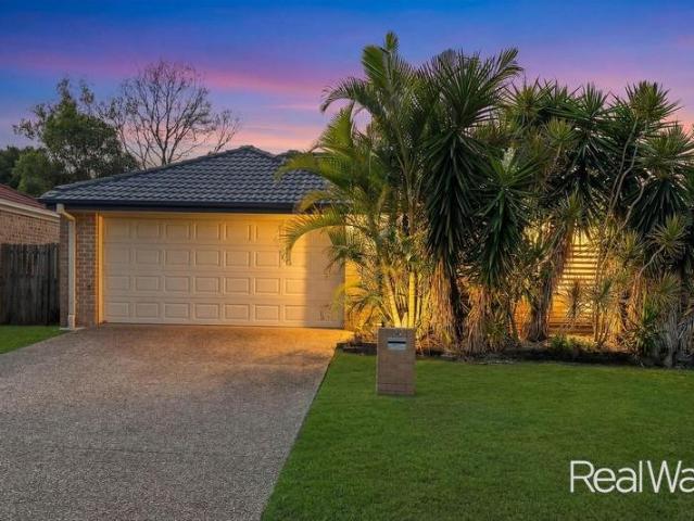 Modern Family Living in a Quiet Springfield Lakes Cul de Sac