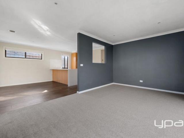 MODERN FAMILY LIVING IN A SOUGHT AFTER LOCATION
