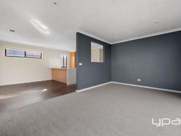 MODERN FAMILY LIVING IN A SOUGHT AFTER LOCATION