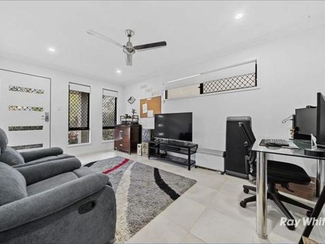 Modern Family Living in a Thriving Logan Reserve Location