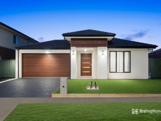 Modern Family Living in a Thriving Wyndham Vale Location