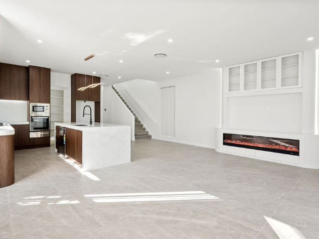 Modern Family Living in an Unbeatable Location