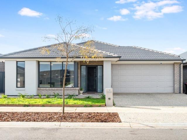 Modern Family Living in Angle Vale