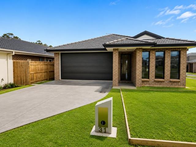 Modern Family Living in Austral's Booming Growth Precinct
