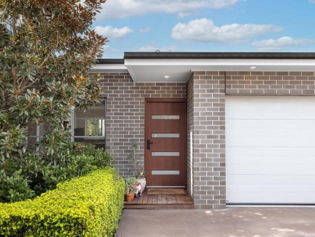 Modern family living in botanic gardens estate! 695.1m2
