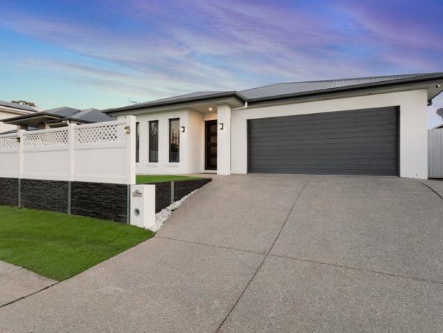 Modern Family Living in Bracken Ridge