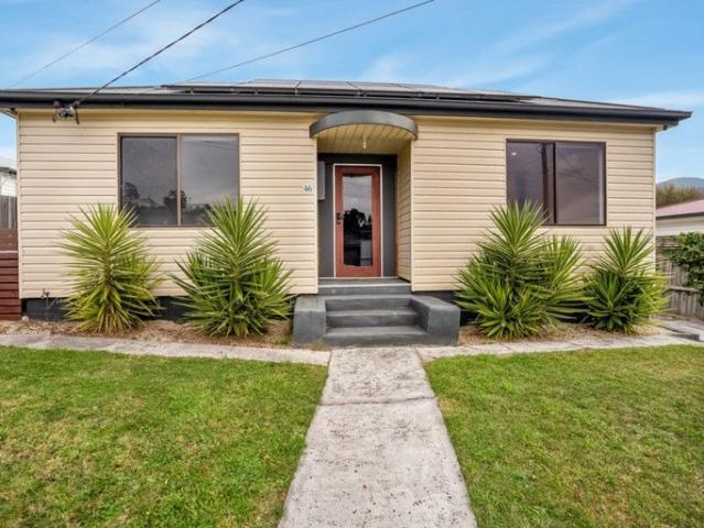 Modern Family Living In Central Location!