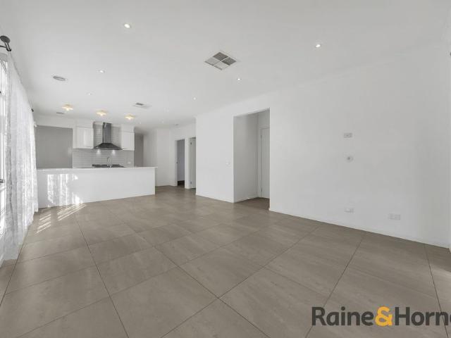 MODERN FAMILY LIVING IN CRANBOURNE EAST | 12 MOSSEY CRESCENT
