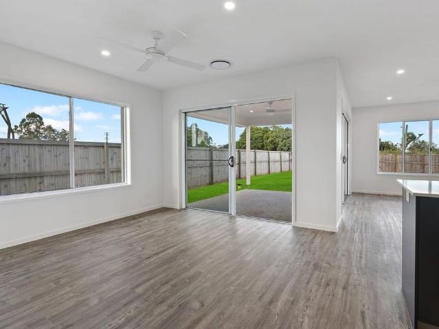 Modern Family Living in Cutters Ridge!