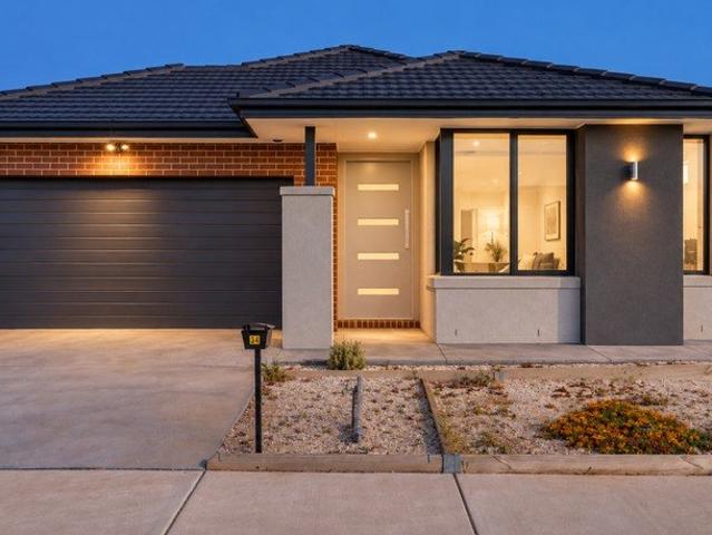 Modern Family Living in Desirable Lara Pocket