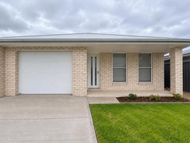 Modern Family Living in Dubbo