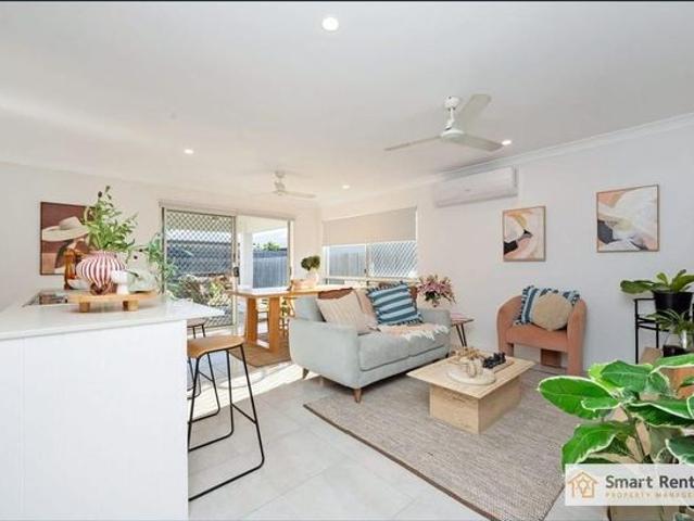 Modern Family Living in Golf Course Community