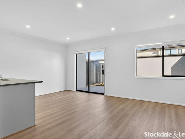 Modern Family Living in Grand View Estate!