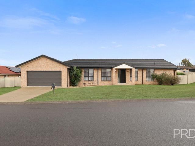 Modern Family Living in Great Location!