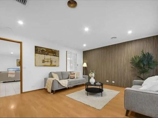 Modern Family Living in Hallam – Space, Comfort & Convenience