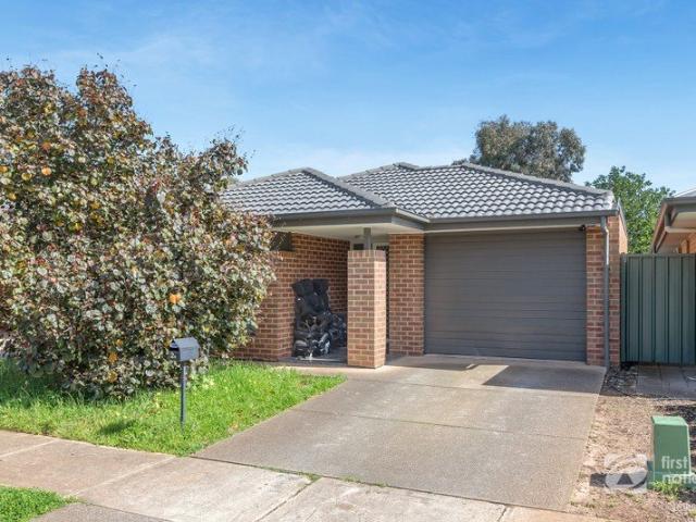 MODERN FAMILY LIVING IN IDEAL LOCATION!