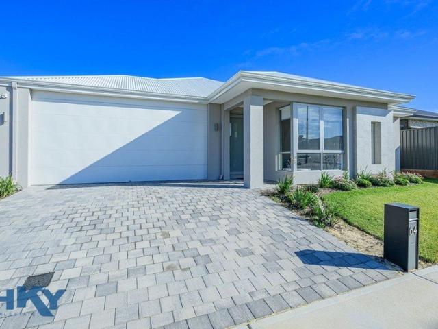 Modern Family Living in Kingsford Estate Near New 4x2 Home