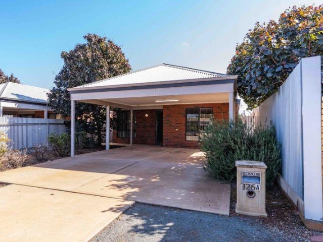 Modern Family Living in Lamington 4x2 with Theatre & Alfresco