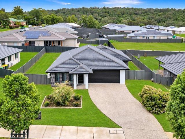 Modern Family Living in Links Road Estate