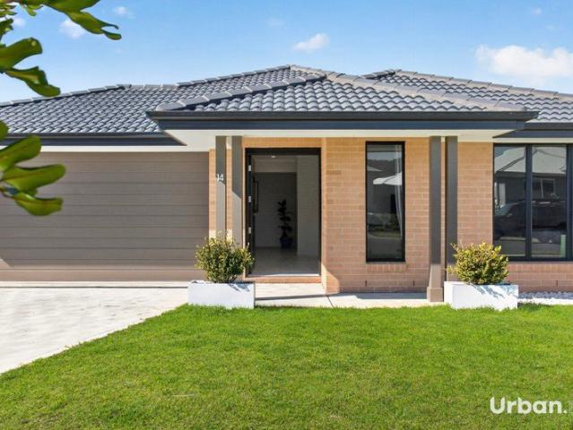 MODERN FAMILY LIVING IN MOUNT VIEW GRANGE