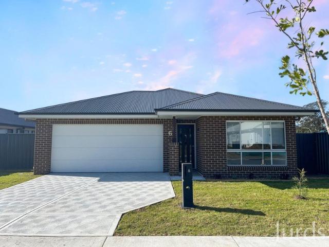 Modern Family Living in Mount View Grange Estate!