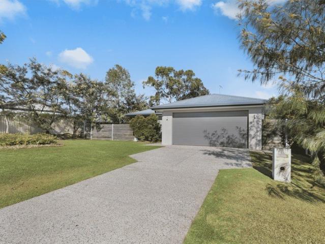 Modern Family Living in One of Mareeba's Most Desirable Estates