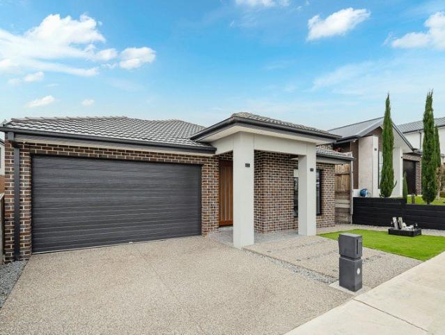 Modern Family Living in One of Mickleham's Fastest Growing Communities!