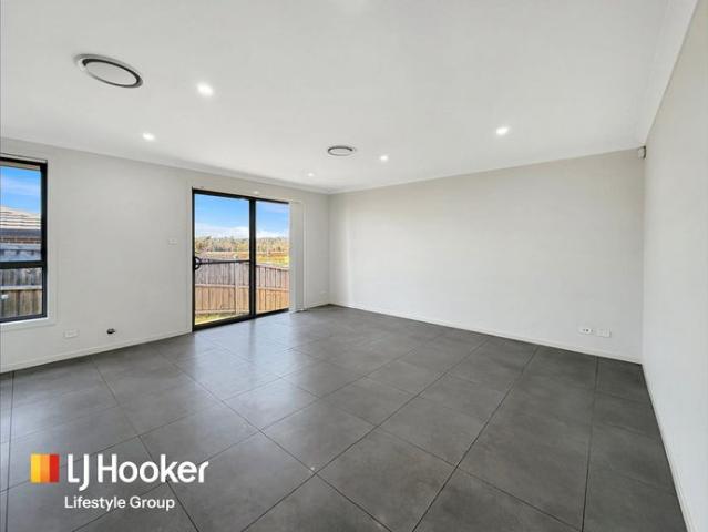 Modern Family Living in Oran Park