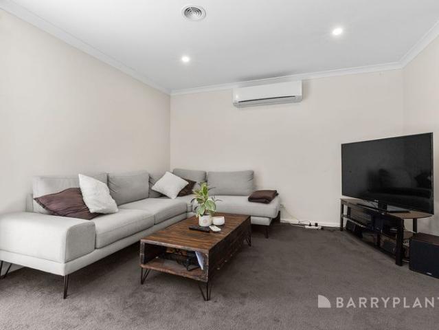 Modern Family Living in Picturesque Cardinia Lakes