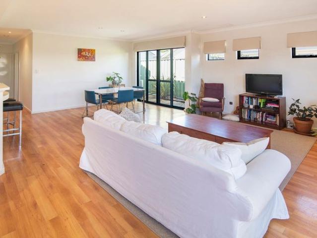 Modern Family Living in Popular Brookfield Estate