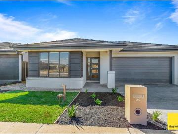 Modern Family Living in Popular Huntly