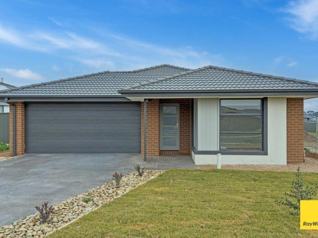 Modern Family Living in Popular Huntly