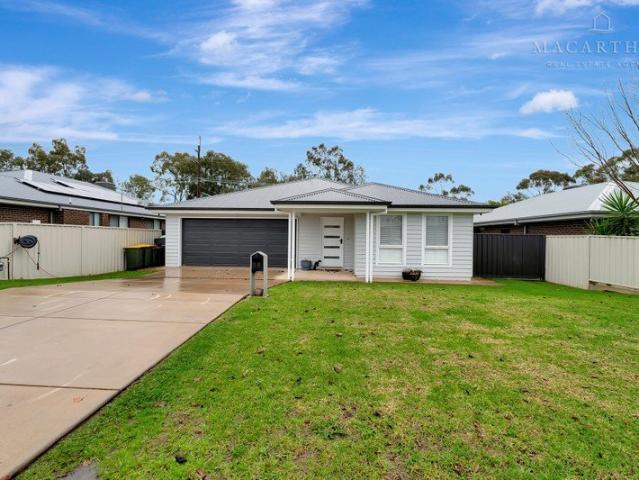 Modern Family Living in Popular Turvey Park