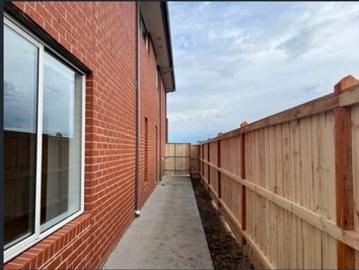 Modern Family Living with Lake Views on a Spacious 544sqm Allotment