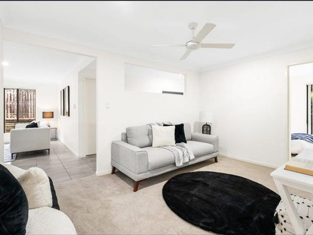 Modern Family Living in Prestigious Riverstone Crossing Estate– Resort Style Lifestyle