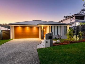 Modern Family Living in Prestigious Riverstone Crossing