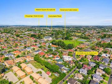 Modern Family Living in Prestigious Robertson School Catchment